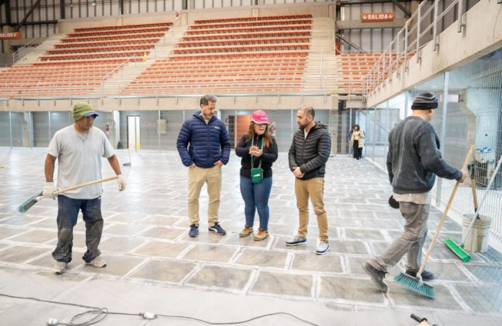 CASTILLO: “ESTAMOS A UN PASO DE TERMINAR CON LA OBRA CIVIL DEL MICROESTADIO”